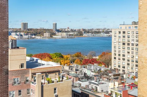 $3,395,000 | 325 West End Avenue | Upper West Side