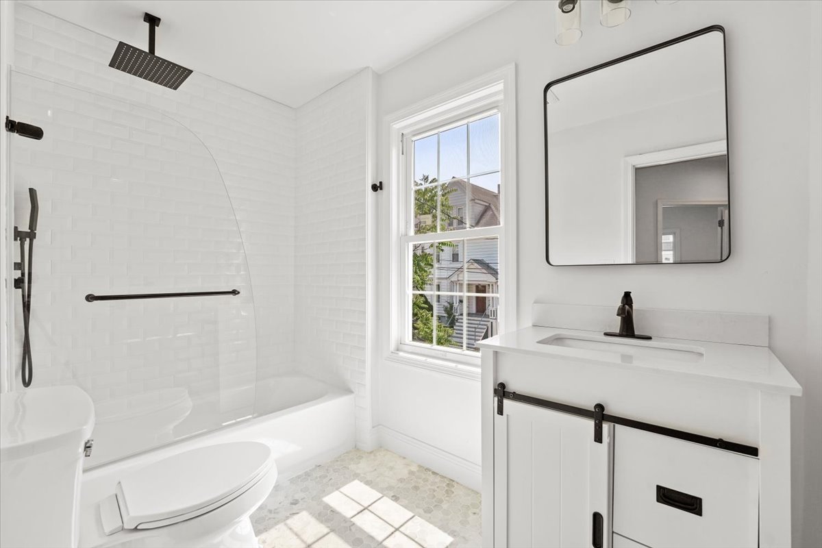 41 Henry Street Everett, MA 02149 - Photo 21 of 33