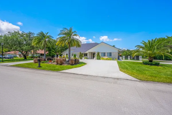$2,925,000 | 9201 Southwest 102nd Street, Miami, FL 33176