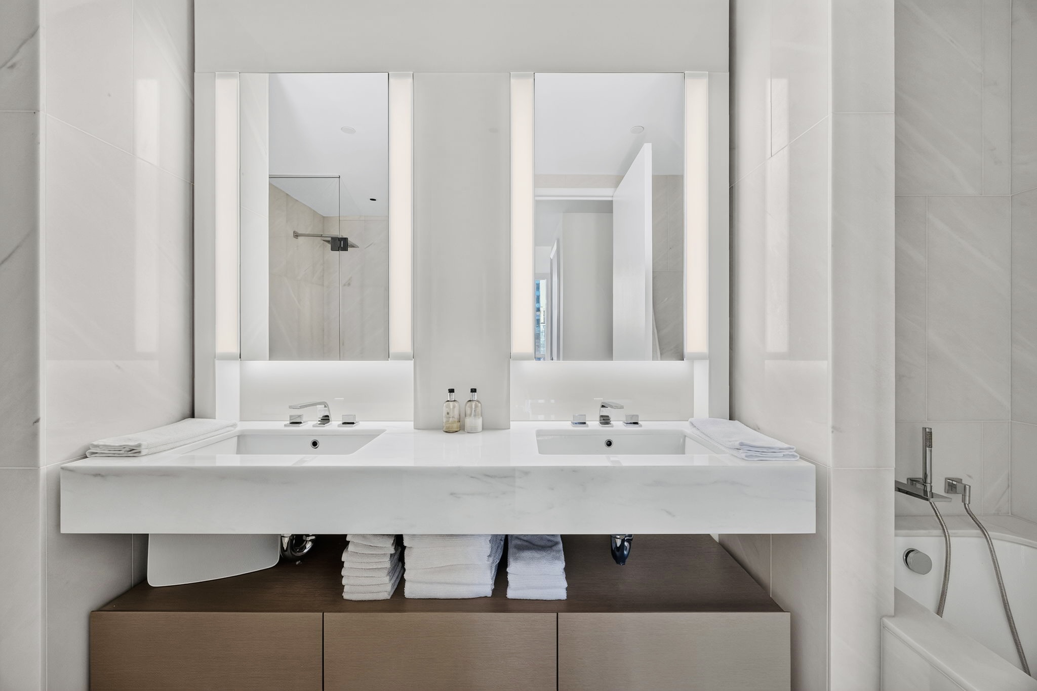 15 Hudson Yards, Unit 27H Manhattan, NY 10001 - Photo 13 of 31 Gallery Image 13