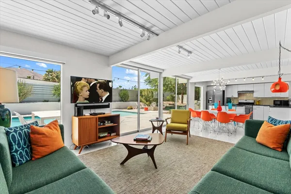 $974,000 | 2889 North Davis Way, Palm Springs, CA 92262