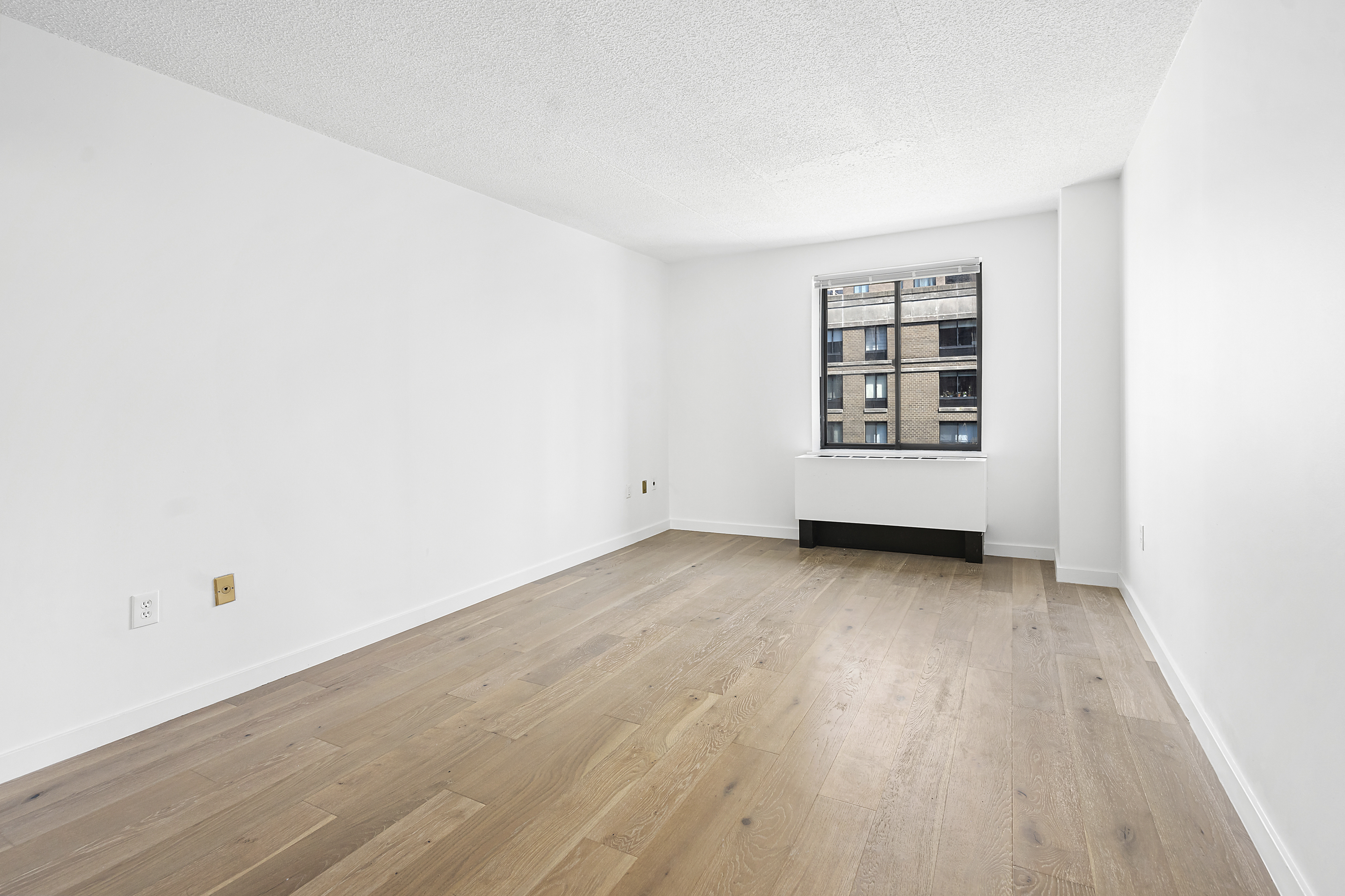 300 Rector Place, Unit 8N Manhattan, NY 10280 - Photo 15 of 17