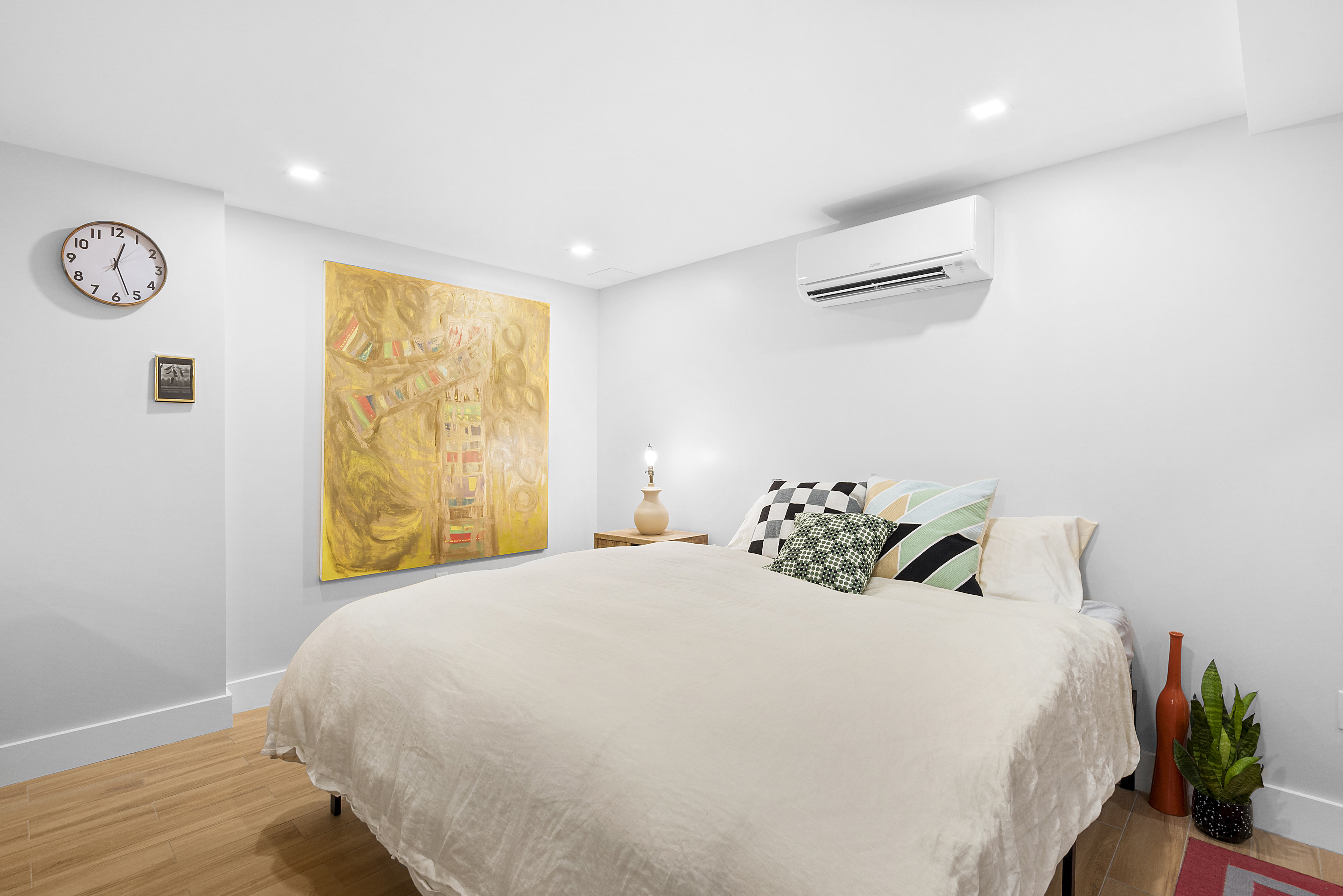 104 Dean Street, Unit 1R Brooklyn, NY 11201 - Photo 4 of 7 a bedroom with a bed and a window