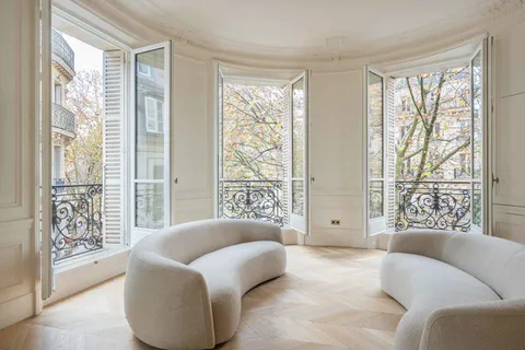 $818,000 | 258 St Germain Boulevard, Paris, France 75007