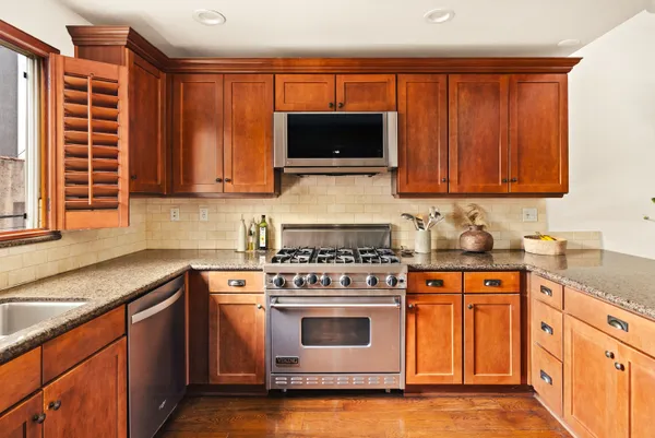 $1,249,000 | 3965 Moore Street, Unit 104, Los Angeles, CA 90066