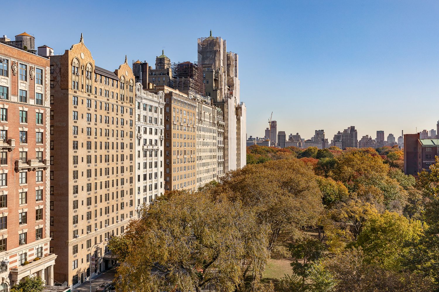 428 Columbus Avenue, Unit PH Manhattan, NY 10024 - Photo 22 of 23 a view of a city with tall buildings