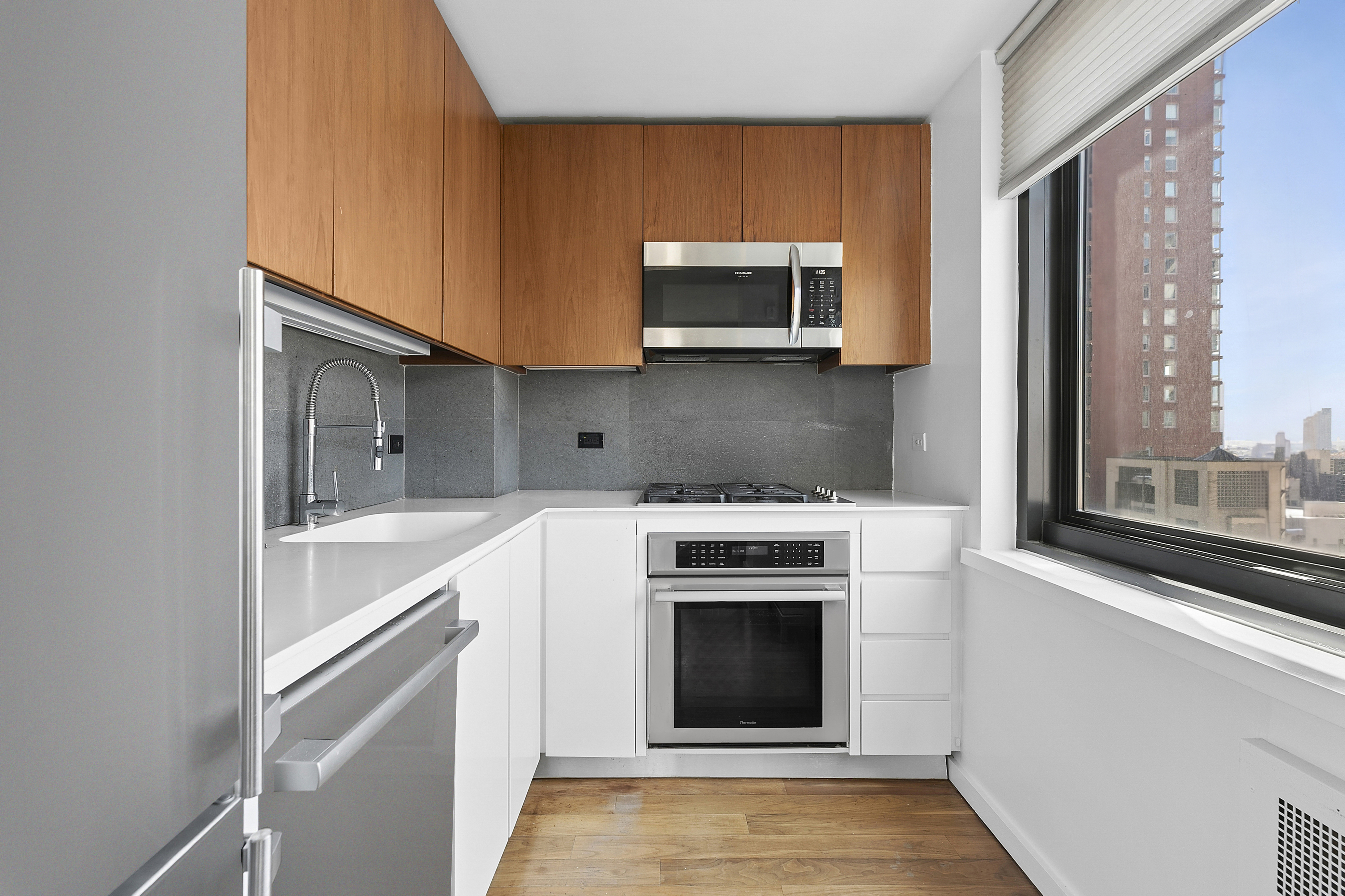 515 East 72nd Street, Unit 23G Manhattan, NY 10021 - Photo 4 of 14