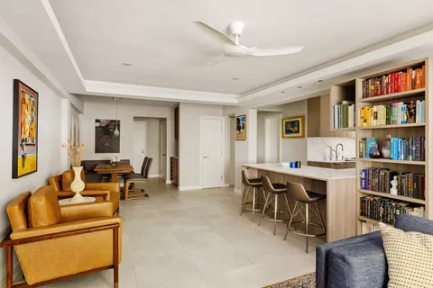 $1,475,000 | 30 East 9th Street, Unit 1B | Greenwich Village