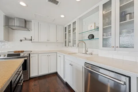 $329,000 | 6211 West Northwest Highway, Unit 604, Dallas, TX 75225