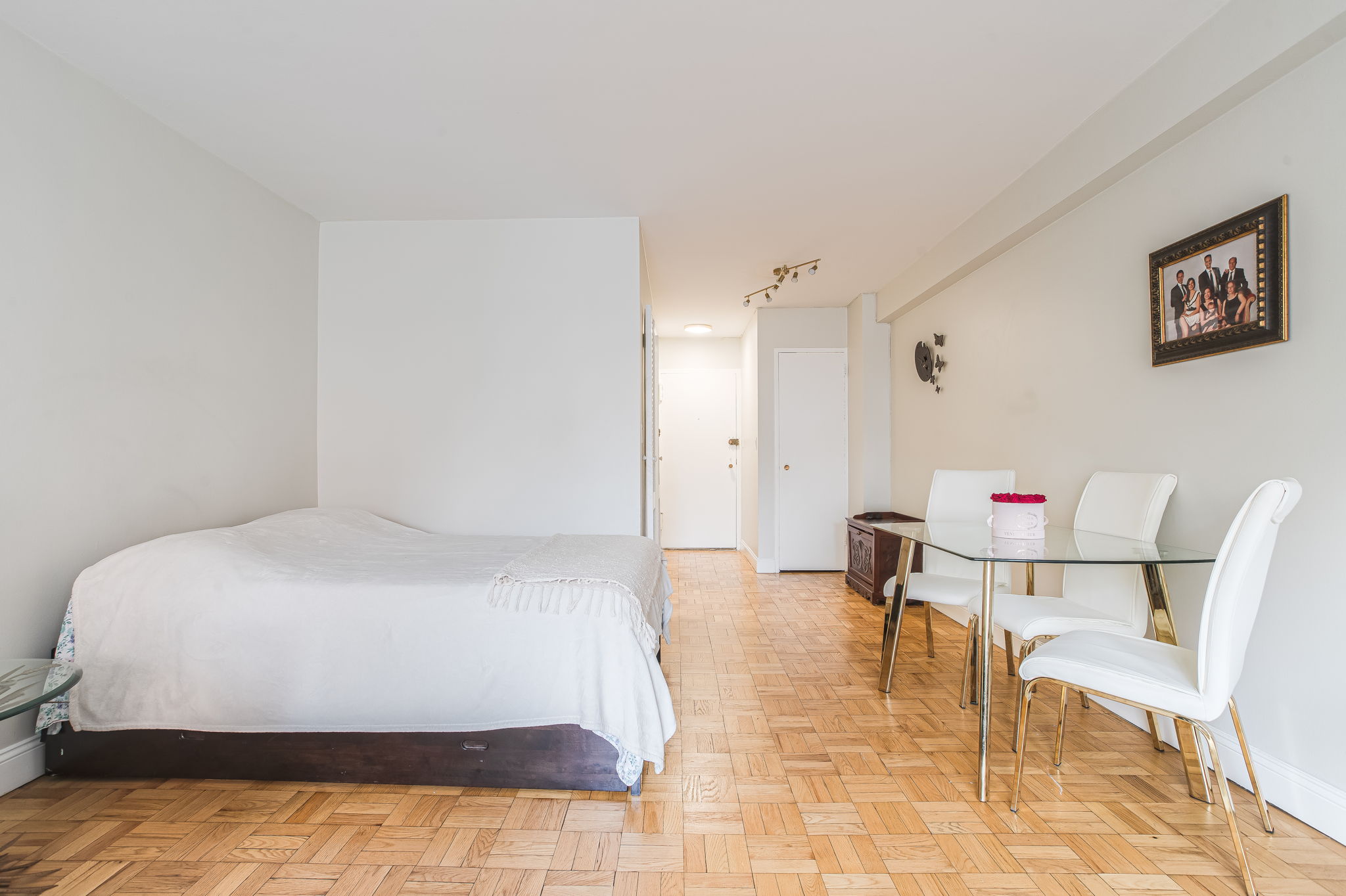 321 East 48th Street, Unit 8K Manhattan, NY 10017 - Photo 7 of 10