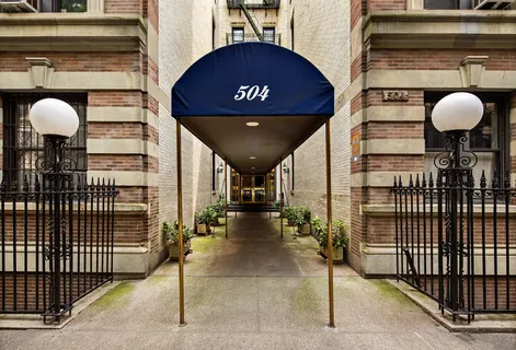 $775,000 | 504 West 111th Street, Unit 33 | Morningside Heights