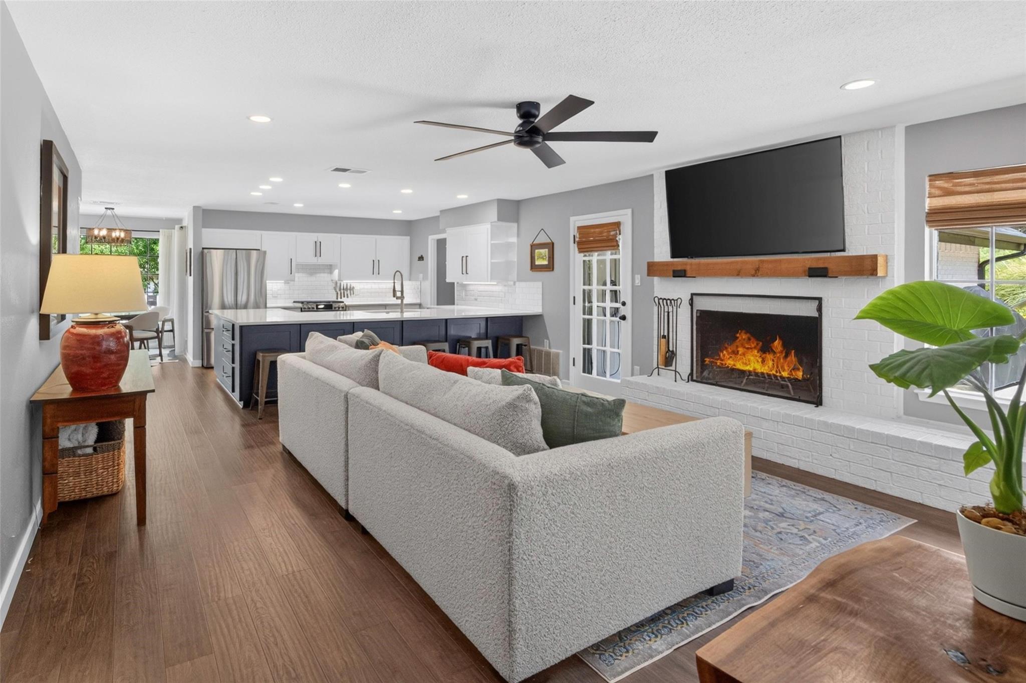 1609 Ems Road West Fort Worth, TX 76116 - Photo 13 of 39 Gallery Image 13