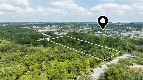 a view of a tennis court