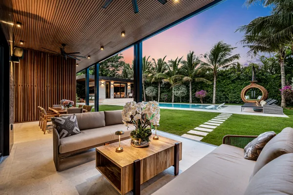 $4,900,000 | 967 Northeast 78th Street, Miami, FL 33138