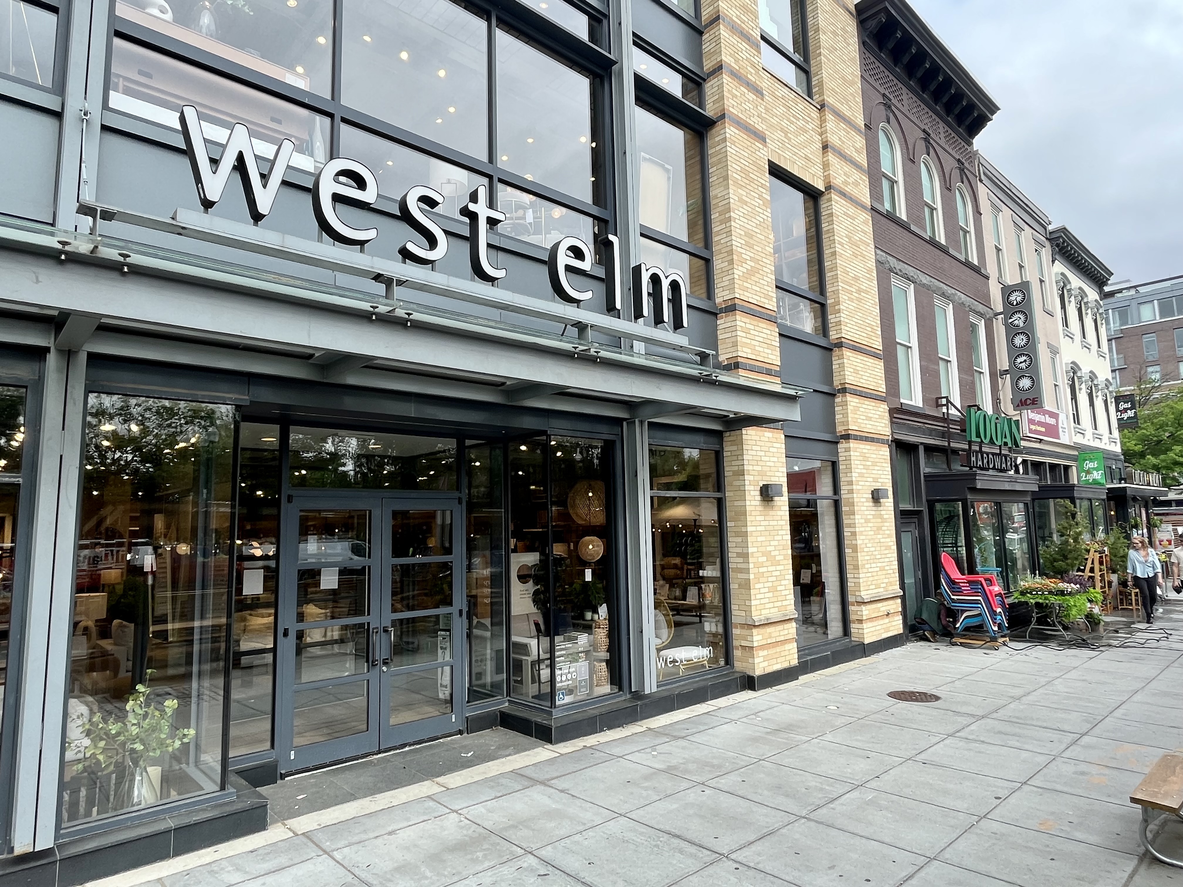 1715 15th Street Northwest, Unit 101 Washington, DC 20009 - Photo 22 of 23 a view of a stores