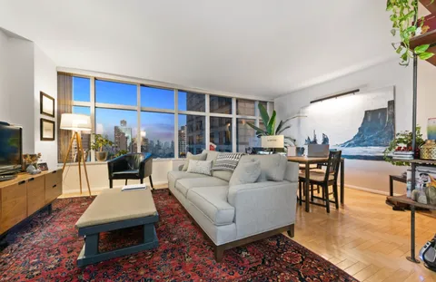 $5,800 | 160 West 66th Street, Unit 29F | Upper West Side