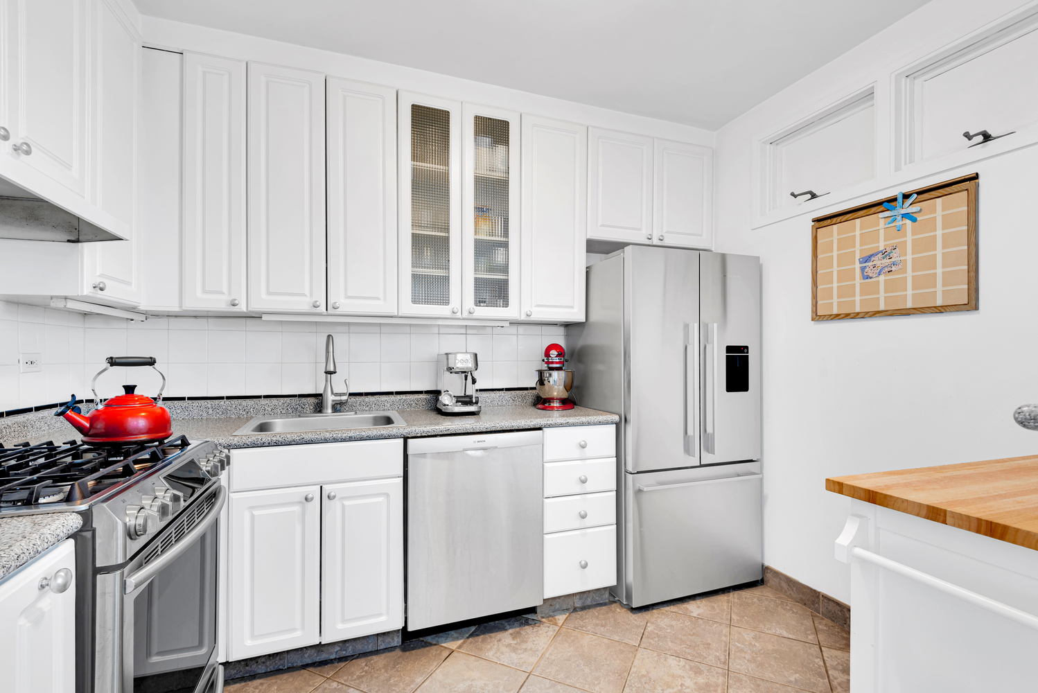 420 East 72nd Street, Unit 20D Manhattan, NY 10021 - Photo 6 of 10