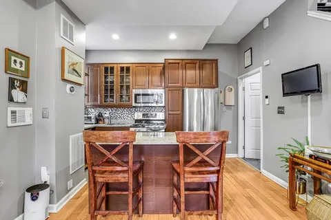 $799,900 | 313 M Street Northwest, Washington, DC 20001