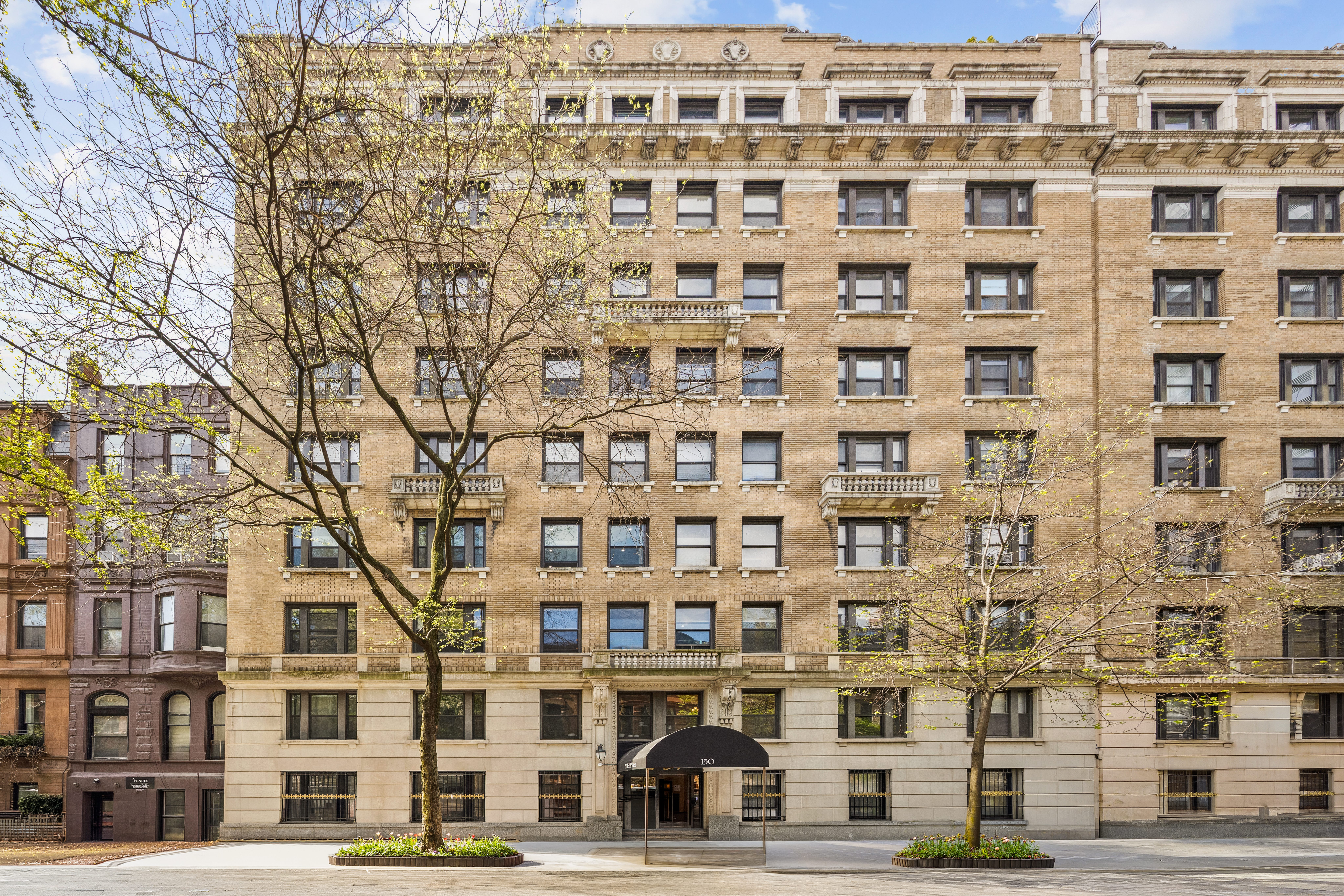 150 West 87th Street, Unit 7C Manhattan, NY 10024 - Photo 15 of 18 front view of a building