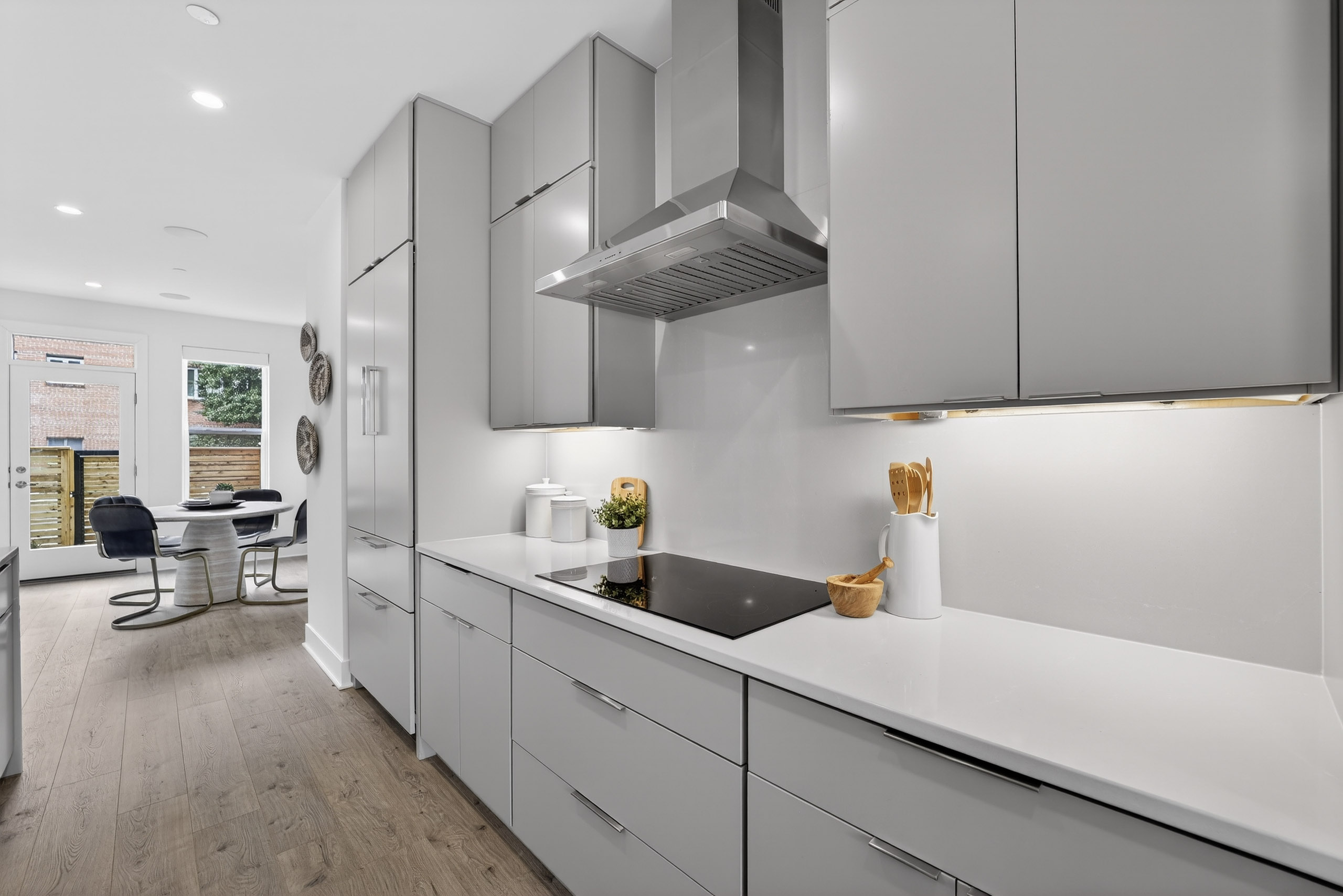 5348 Zenith Overlook Bethesda, MD 20816 - Photo 4 of 31