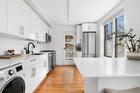 $850,000 | 9511 Shore Road, Unit 101 | Bay Ridge