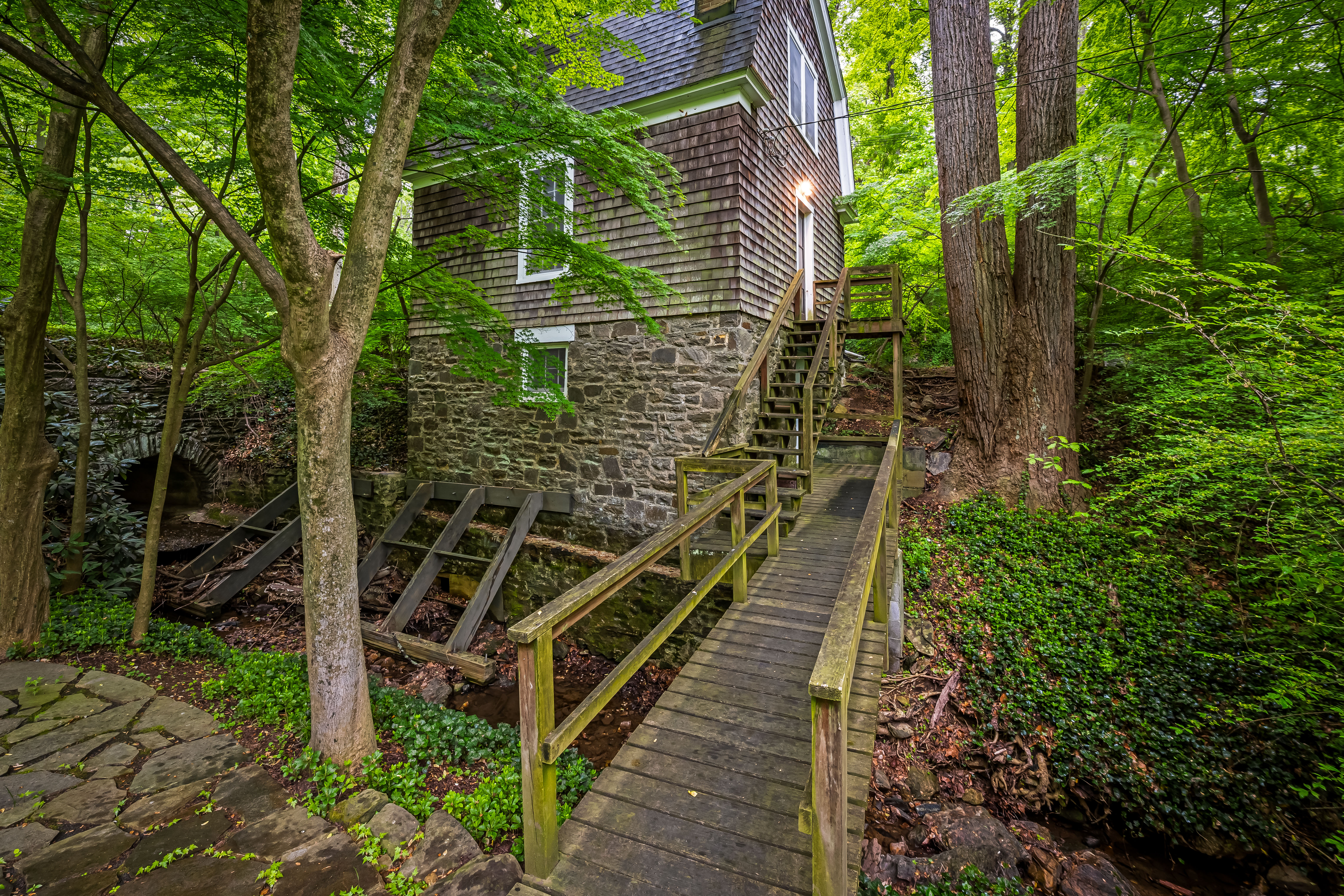 401 Edgevale Road Baltimore, MD 21210 - Photo 11 of 17