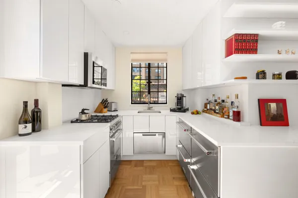 $5,200 | 324 East 41st Street, Unit 1103C | Murray Hill