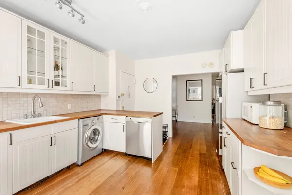 $699,000 | 436 East 66th Street, Unit 4E | Lenox Hill