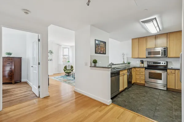 $255,000 | 111 South 15th Street, Unit 2106, Philadelphia, PA 19102