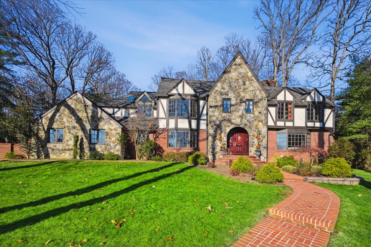 Johnston Drive Watchung, NJ 07069 - Photo 15 of 85 a front view of house with yard and green space