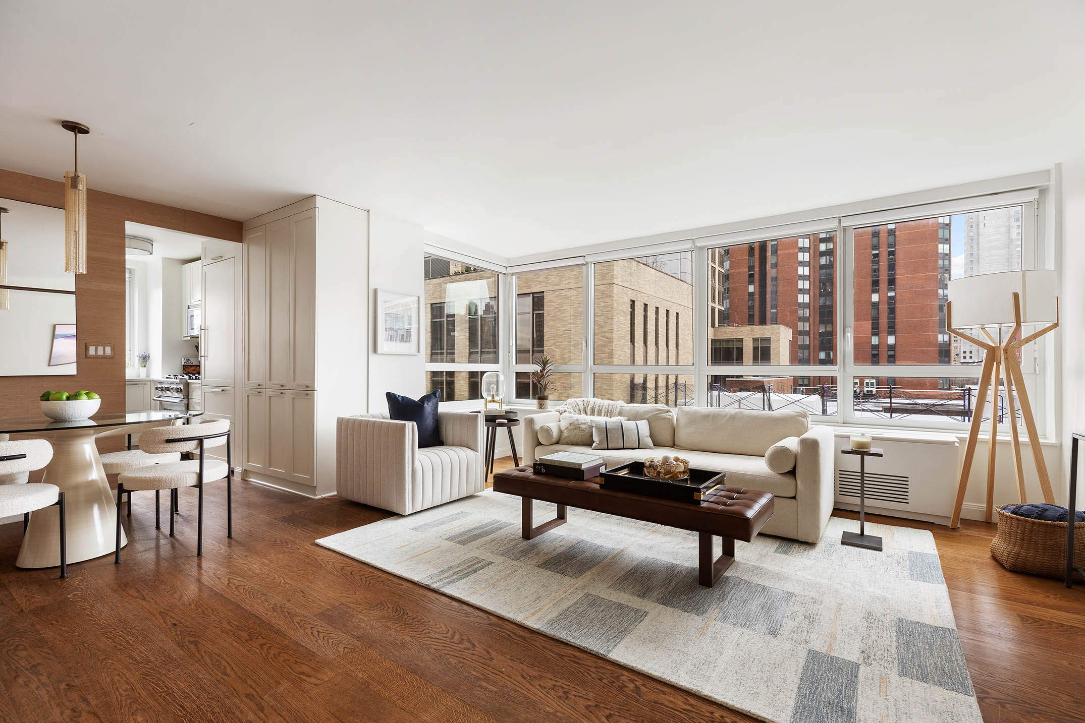 200 East 94th St Unit 601  