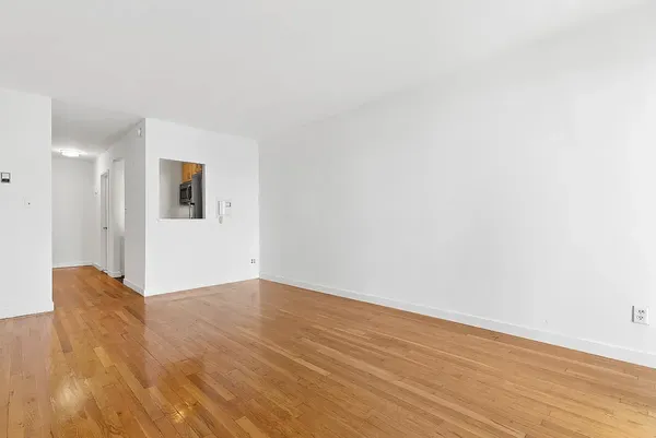 $3,295 | 343 East 76th Street, Unit 5D | Lenox Hill