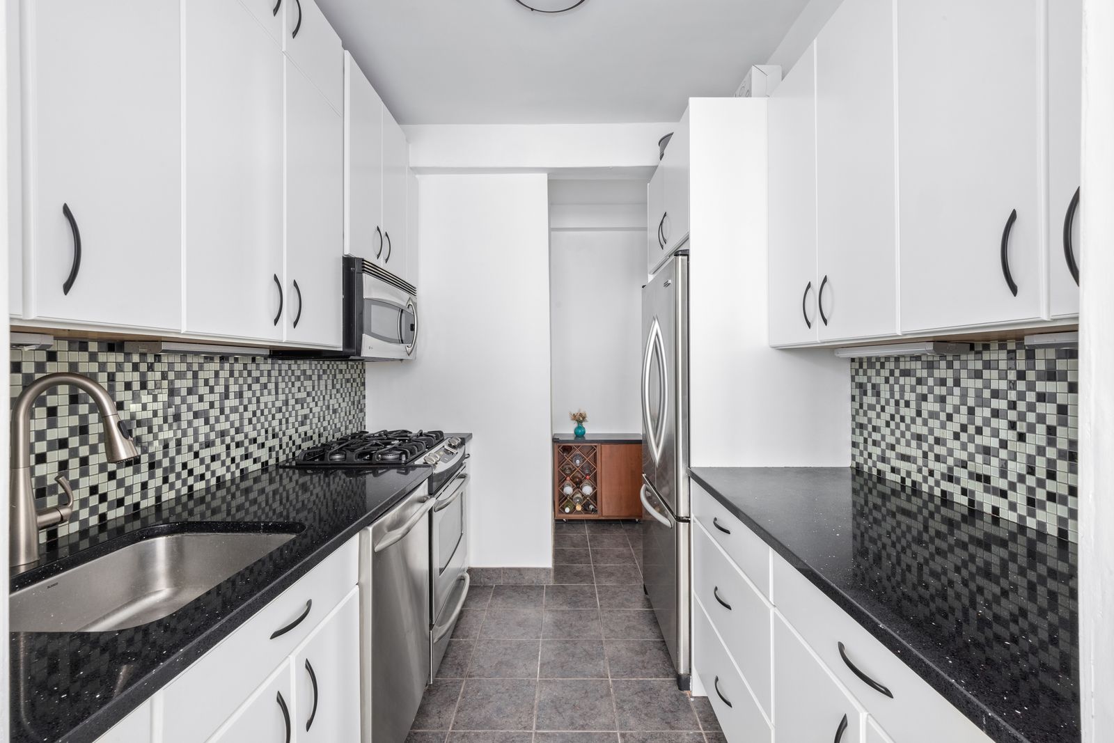 415 East 52nd Street, Unit 9AA Manhattan, NY 10022 - Photo 5 of 10