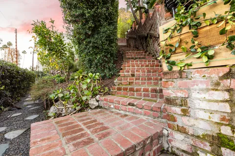 $989,000 | 12458 Laurel Terrace Drive, Studio City, CA 91604