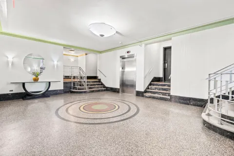 $899,000 | 29 West 65th Street, Unit 2H | Upper West Side