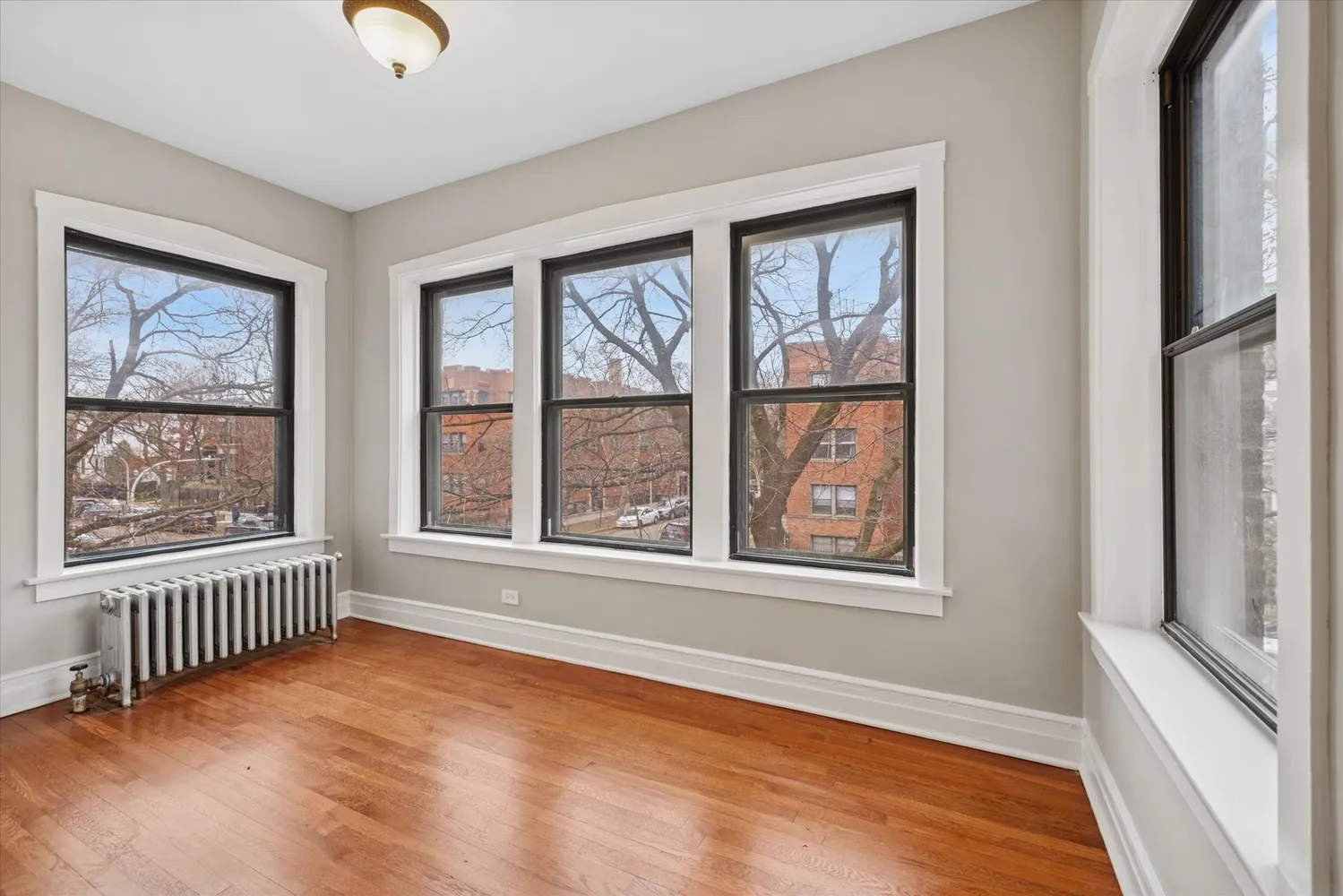 $375,000 | 1501 West Cornelia Avenue, Unit 2, Chicago, IL 60657