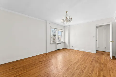 $180,000 | 5444 Arlington Avenue, Unit G51 | North Riverdale