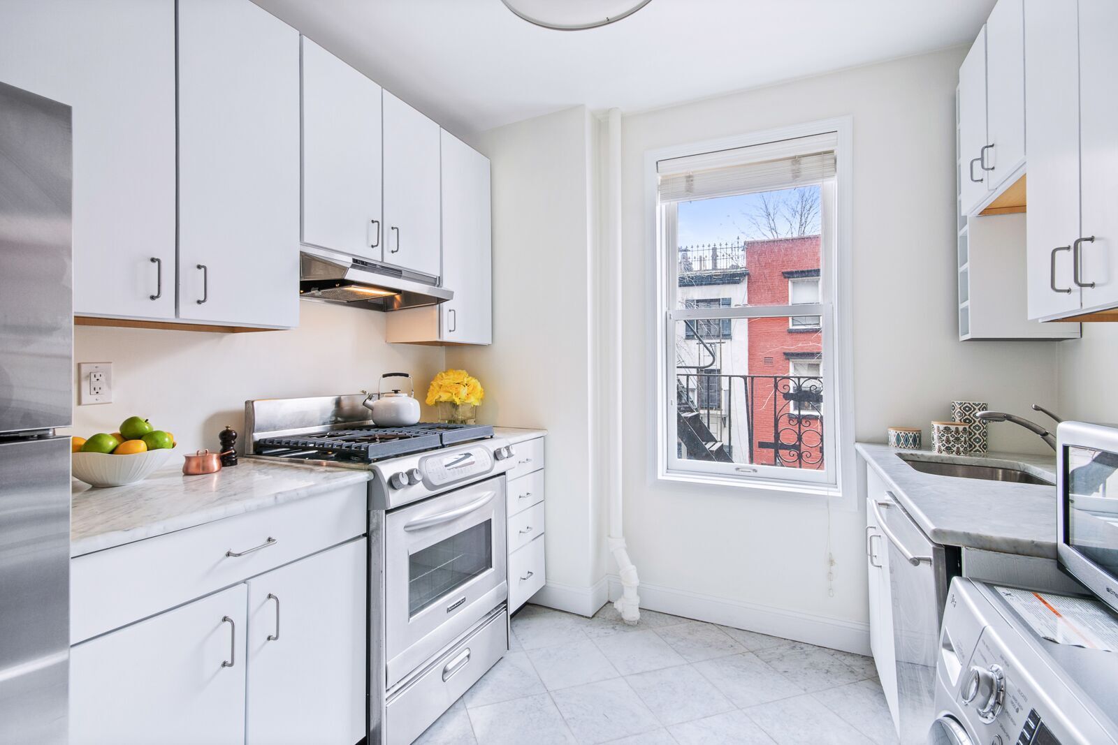 92 Perry Street, Unit 3 Manhattan, NY 10014 - Photo 3 of 6