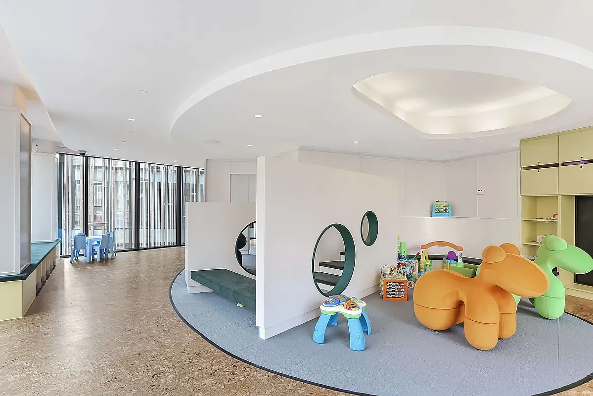 90 Furman Street, Unit N808 Brooklyn, NY 11201 - Photo 17 of 18