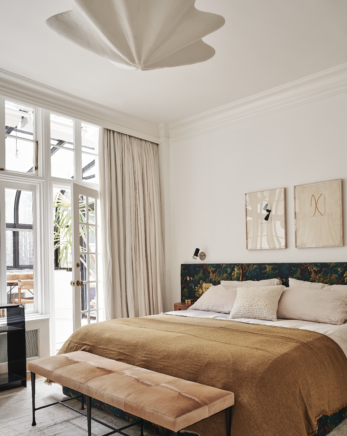 13 Gramercy Park South Manhattan, NY 10003 - Photo 7 of 13 a bedroom with a bed and wooden floor