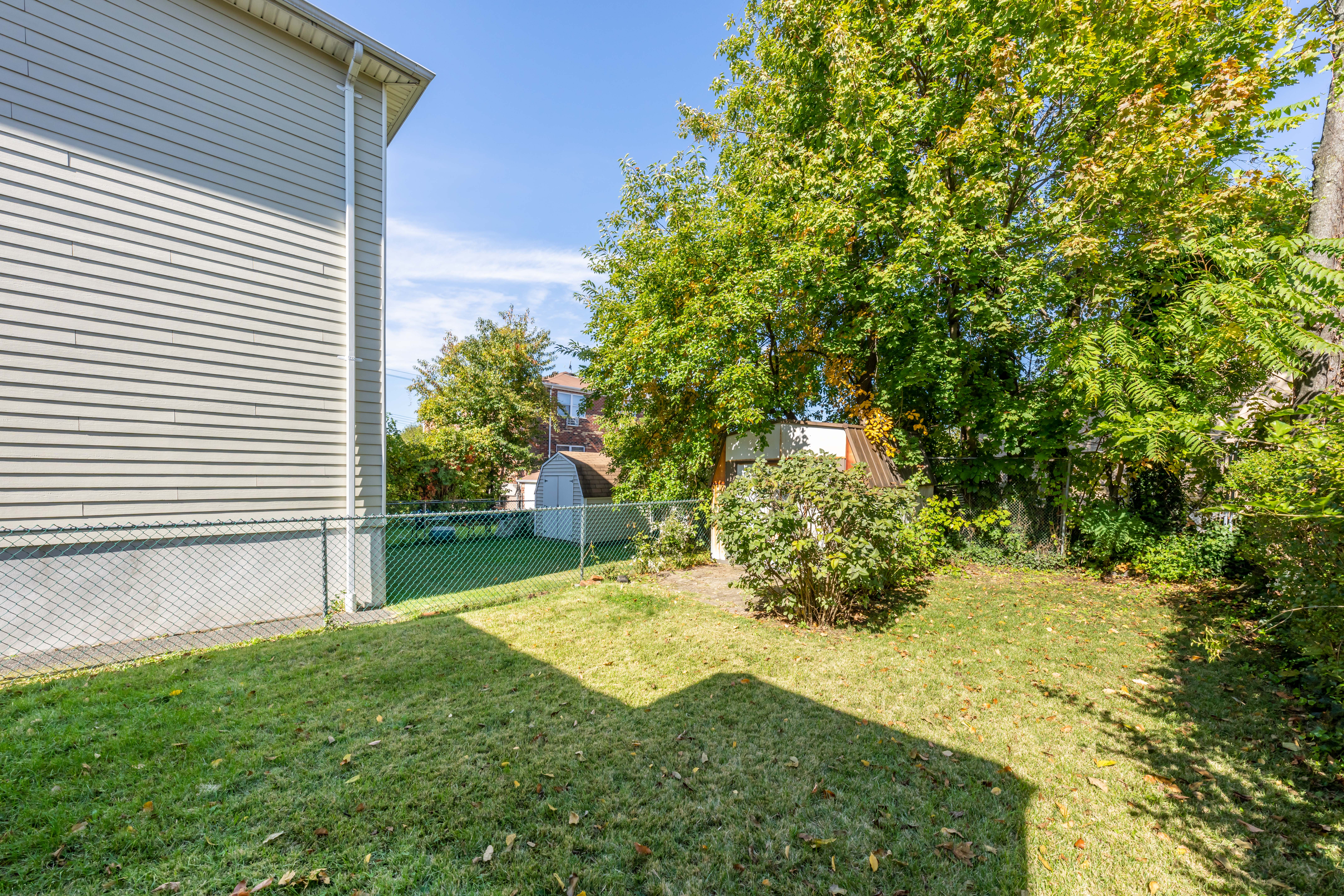 1085 Arnow Avenue Bronx, NY 10469 - Photo 2 of 16