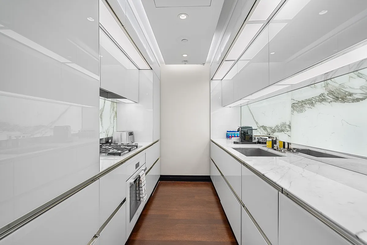 53 West 53rd Street, Unit 20C Manhattan, NY 10019 - Photo 3 of 11