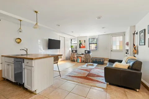 $2,095,000 | 90 Pioneer Street | Red Hook