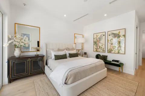 $5,900,000 | 757 Broad Court South, Naples, FL 34102