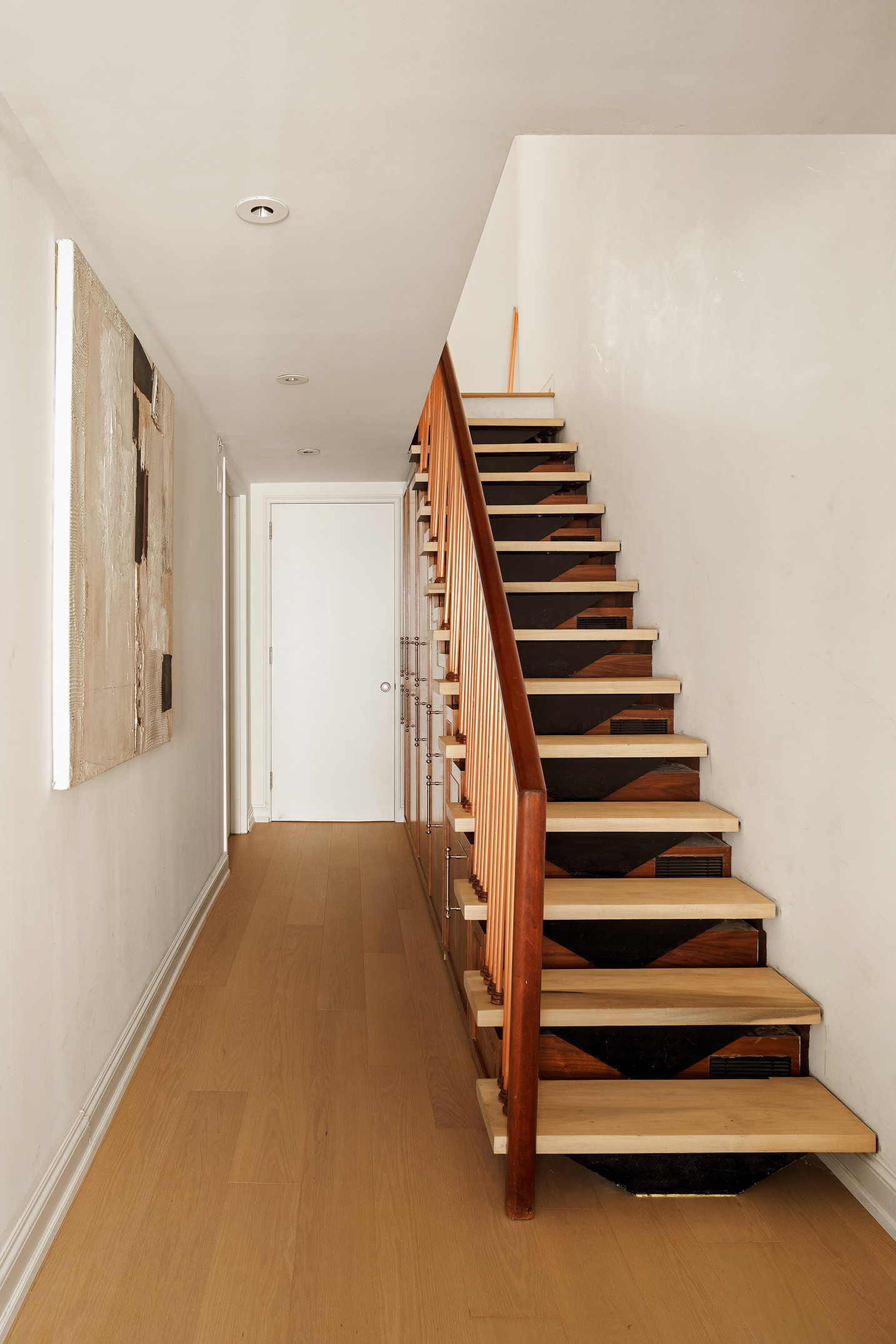 16 Warren Street, Unit 5 Manhattan, NY 10007 - Photo 10 of 18 a view of entryway and hall