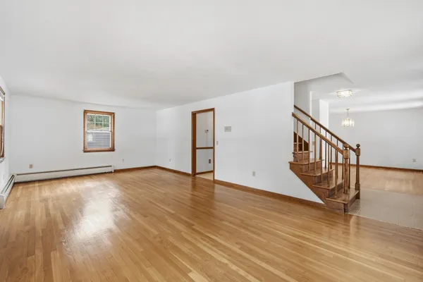 $585,000 | 52 Vicksburg Circle, Holden, MA 01520