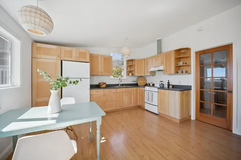 $3,680,000 | 40 Laurel Avenue, Stinson Beach, CA 94970