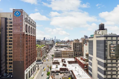 $2,750,000 | 101 West 24th Street, Unit 16D | Chelsea