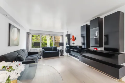$599,000 | 435 East 65th Street, Unit 4E1 | Lenox Hill