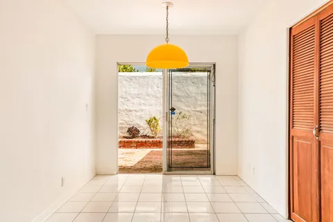 $3,850,000 | 1015 San Vicente Boulevard, Santa Monica, CA 90402